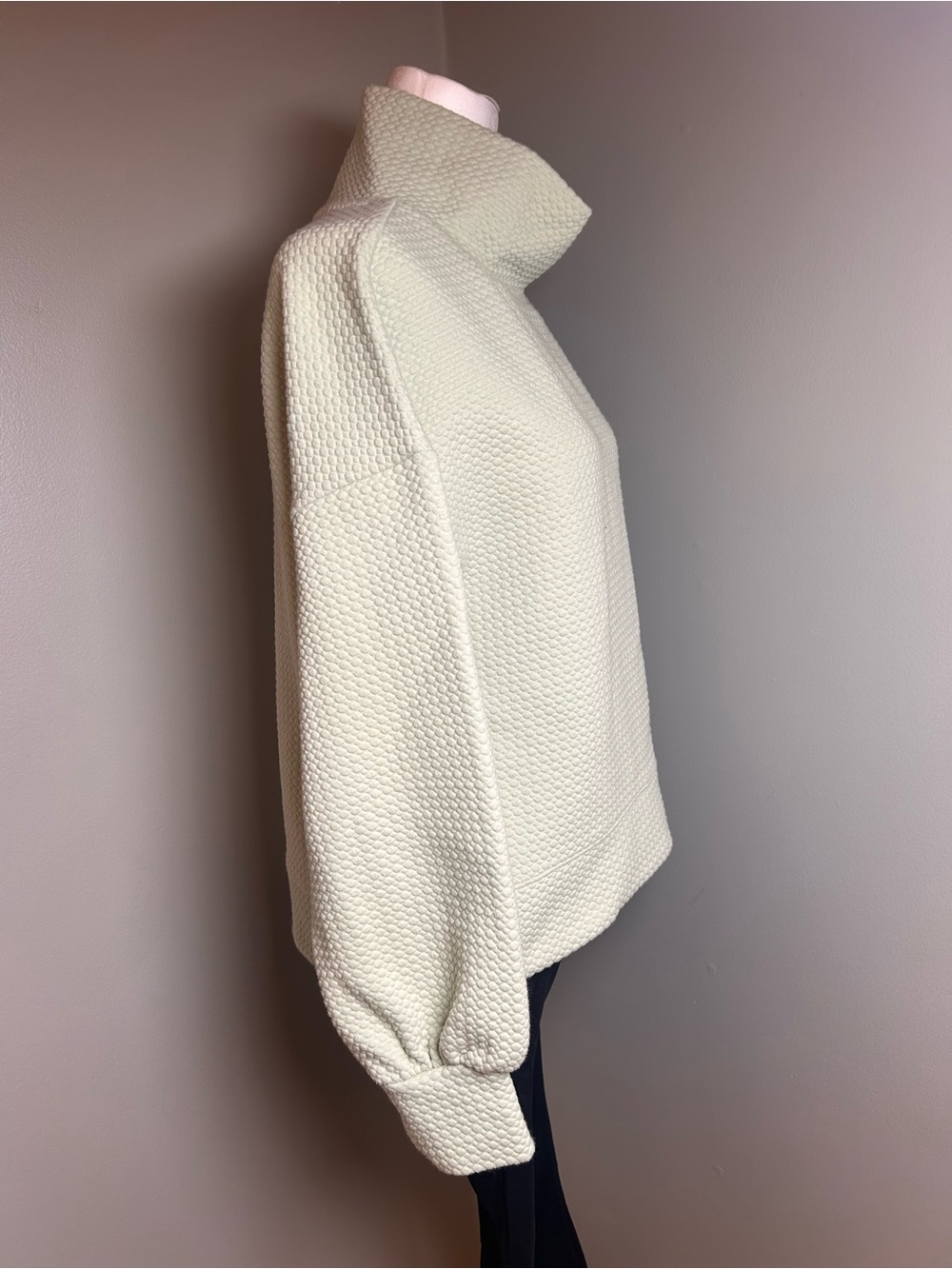 CALIA by Carrie Underwood
Textured Cowl Neck Pullover Size
Small - Picture 10 of 12